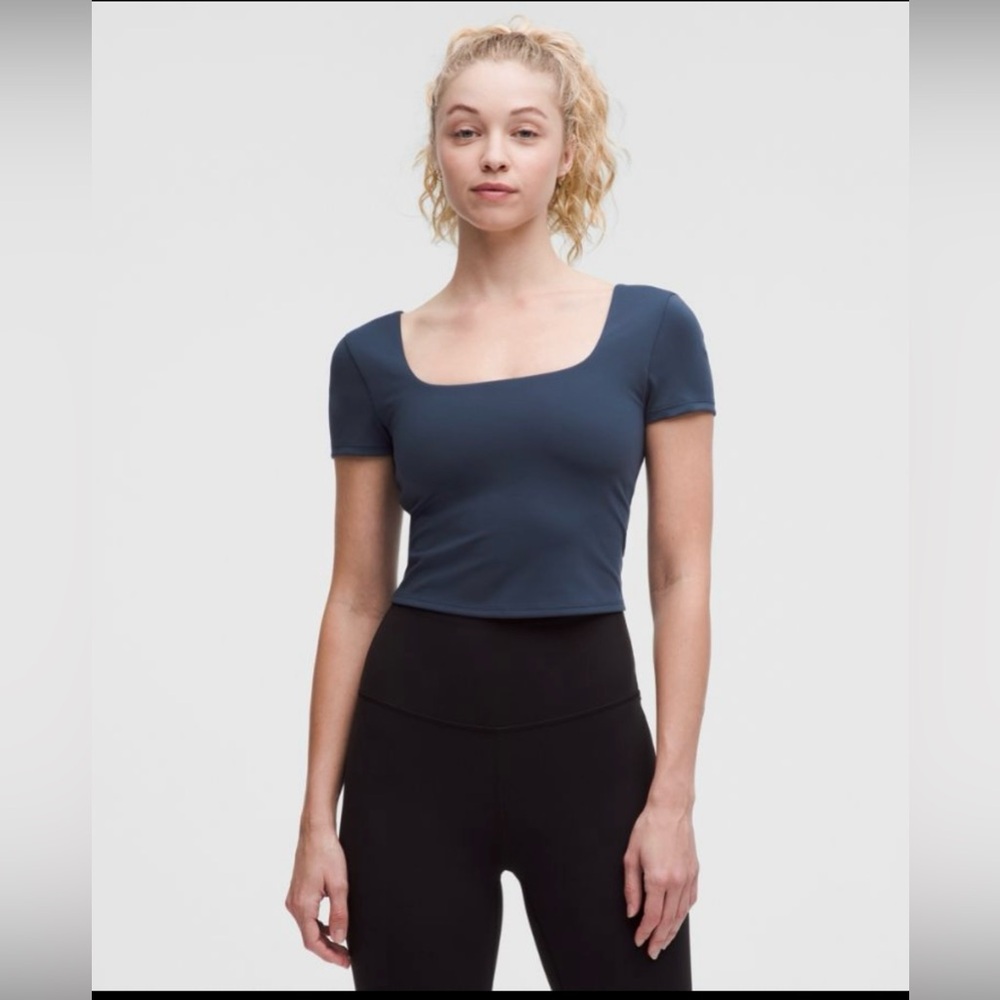 Lululemon Wunder Under SmoothCover Square-Neck Short Sleeve Crop Top NWT Size 6